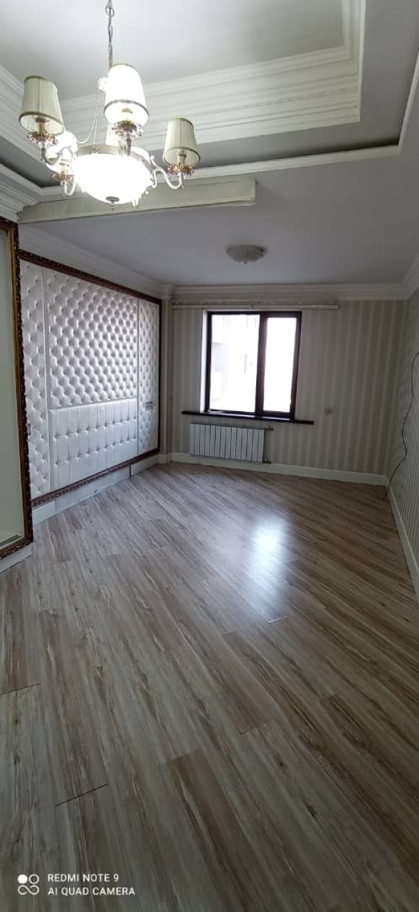 Продаю 4-к квартиру (170 м²) в Бишкеке