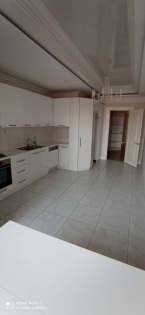 Продаю 4-к квартиру (170 м²) в Бишкеке