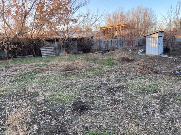 Продаю  участок (5 соток) в Бишкеке