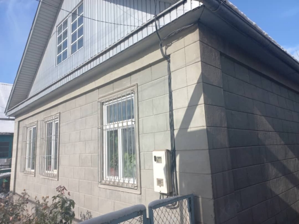 Продаю 4-к дом (140 м²) в Бишкеке