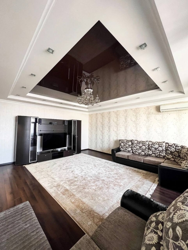 Продаю 4-к квартиру (145 м²) в Бишкеке