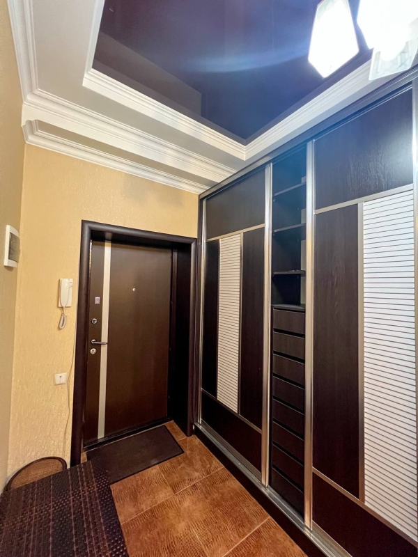 Продаю 4-к квартиру (145 м²) в Бишкеке