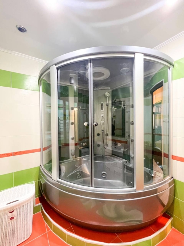Продаю 4-к квартиру (145 м²) в Бишкеке