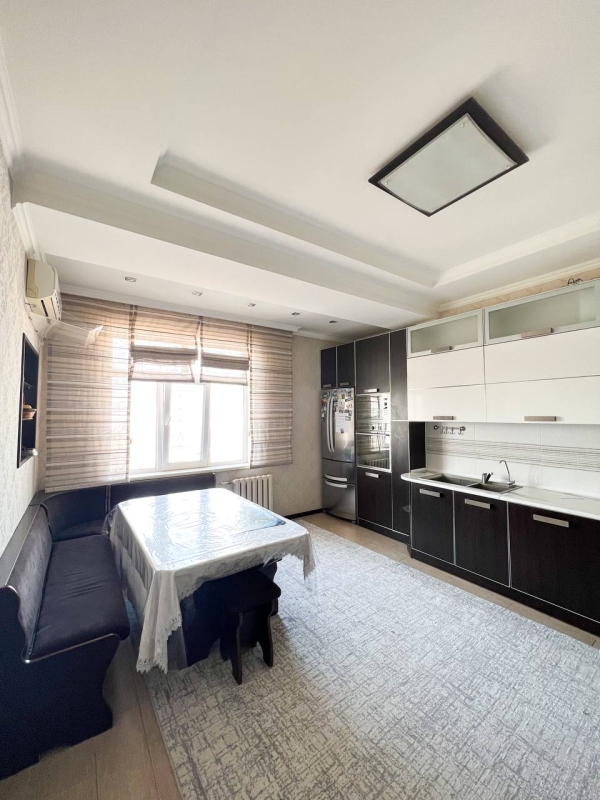 Продаю 4-к квартиру (145 м²) в Бишкеке