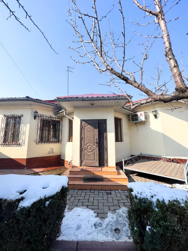 Продаю 5-к дом (260 м²) в Бишкеке
