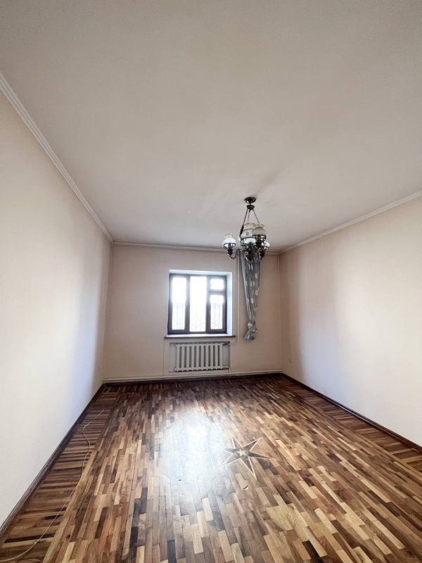 Продаю 5-к дом (260 м²) в Бишкеке