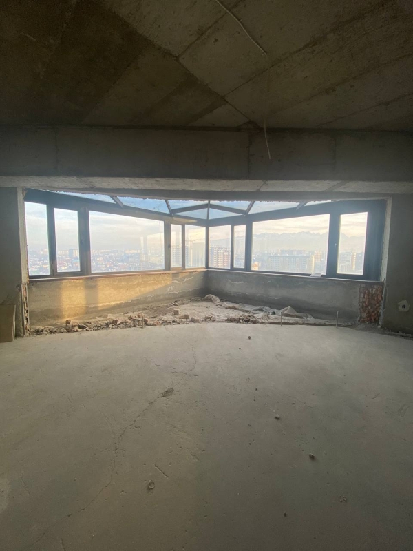Продаю 5-к квартиру (230 м²) в Бишкеке