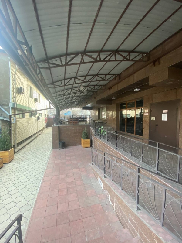 Продаю 5-к квартиру (230 м²) в Бишкеке