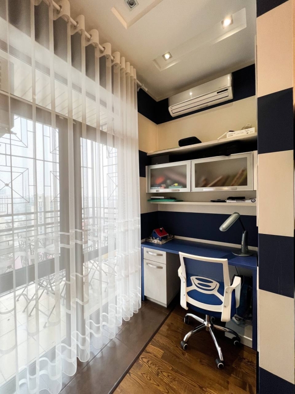 Продаю 4-к квартиру (177 м²) в Бишкеке