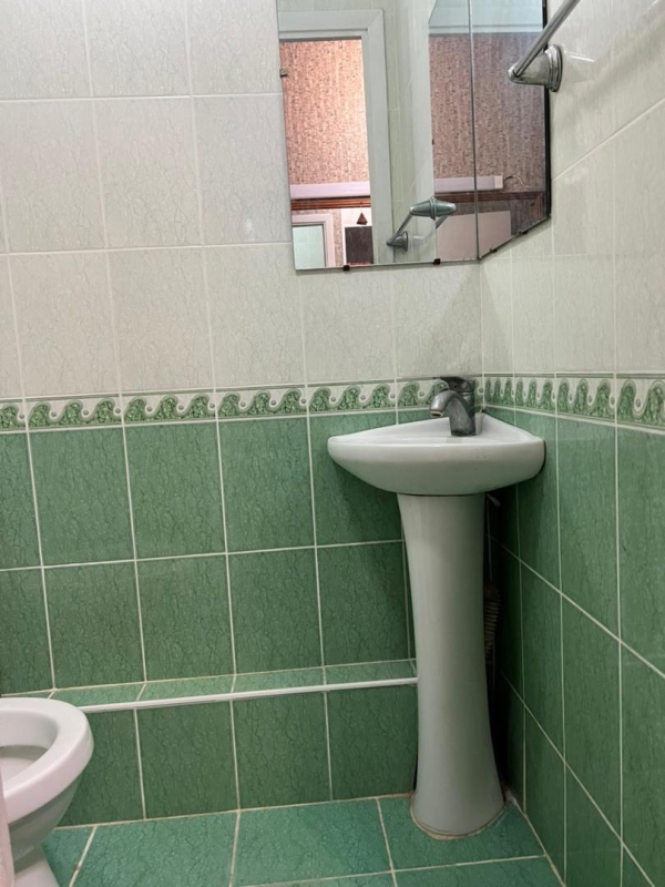 Продаю 2-к квартиру (52 м²) в Бишкеке