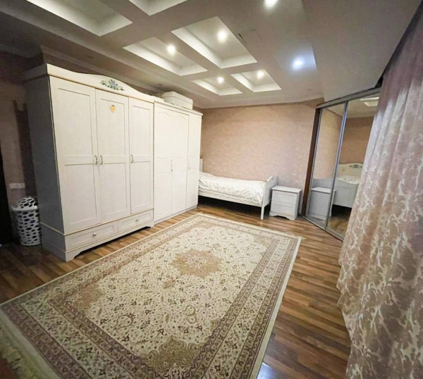 Продаю 3-к квартиру (123 м²) в Бишкеке
