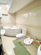 Продаю 3-к квартиру (123 м²) в Бишкеке