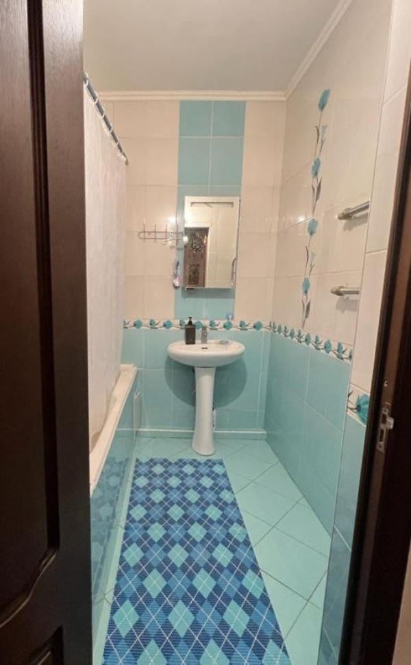 Продаю 3-к квартиру (80 м²) в Бишкеке