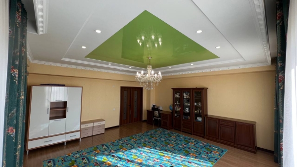 Продаю 4-к квартиру (208 м²) в Бишкеке