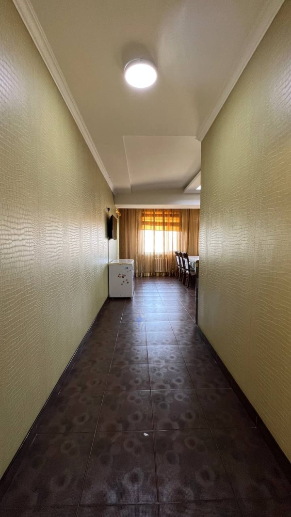 Продаю 4-к квартиру (208 м²) в Бишкеке