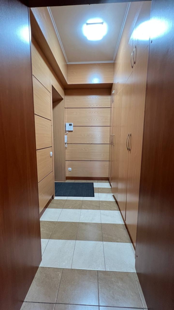 Продаю 4-к квартиру (208 м²) в Бишкеке