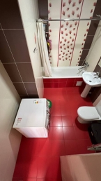 Продаю 4-к квартиру (208 м²) в Бишкеке
