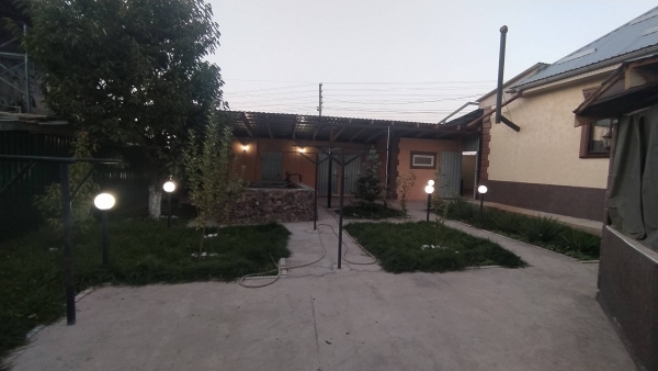 Продаю 3-к дом (140 м²) в Бишкеке