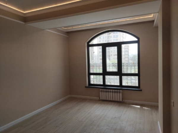 Продаю 3-к квартиру (108 м²) в Бишкеке