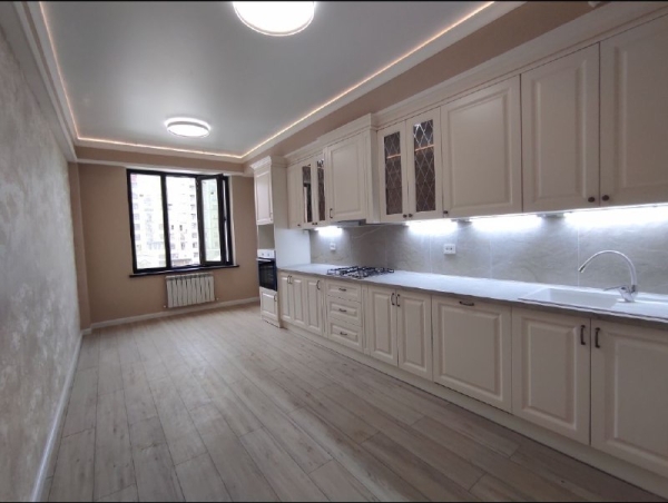 Продаю 3-к квартиру (108 м²) в Бишкеке