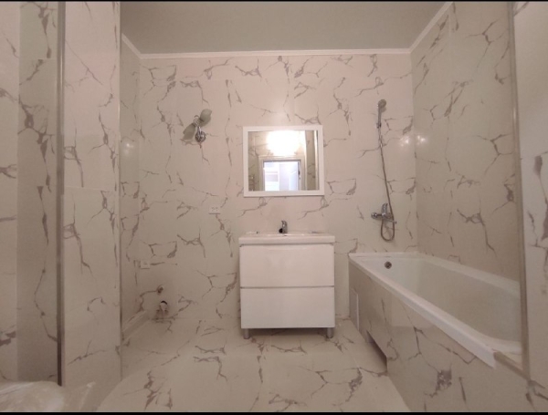 Продаю 3-к квартиру (108 м²) в Бишкеке