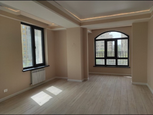Продаю 3-к квартиру (108 м²) в Бишкеке