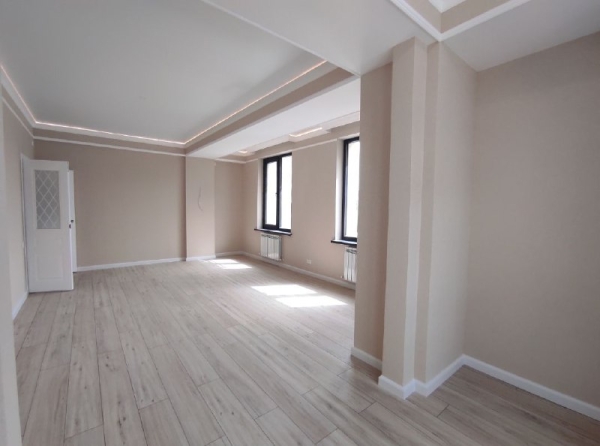 Продаю 3-к квартиру (108 м²) в Бишкеке