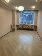 Продаю 4-к квартиру (200 м²) в Бишкеке