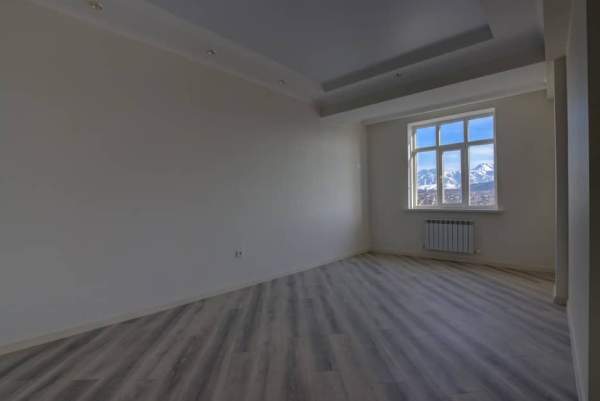 Продаю 3-к квартиру (94 м²) в Бишкеке