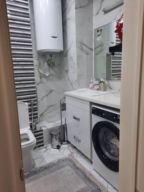 Продаю 3-к квартиру (105 м²) в Бишкеке