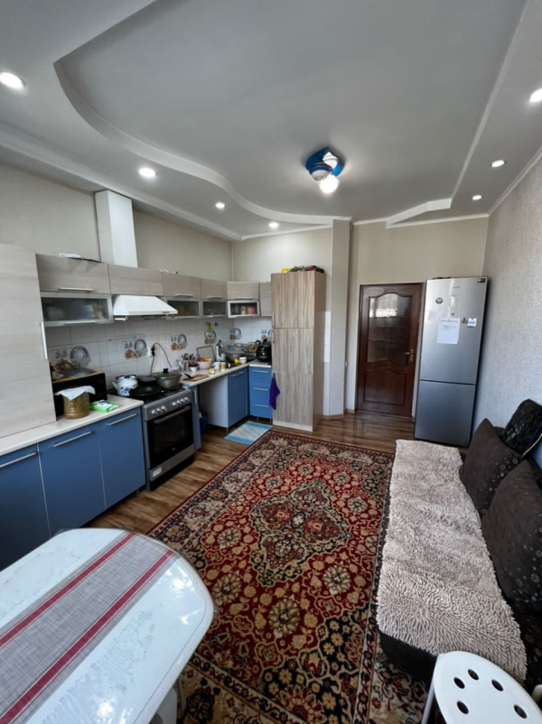 Продаю 2-к квартиру (80 м²) в Бишкеке