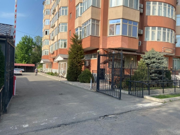 Продаю 2-к квартиру (80 м²) в Бишкеке