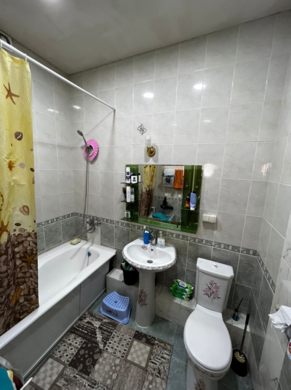 Продаю 2-к квартиру (80 м²) в Бишкеке