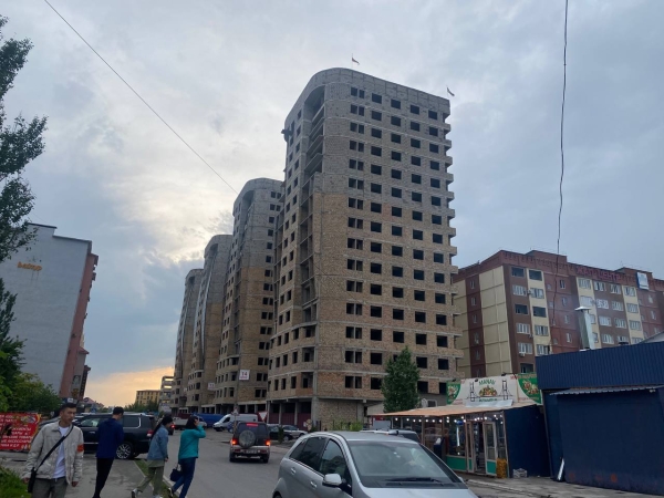 Продаю 2-к квартиру (57 м²) в Бишкеке