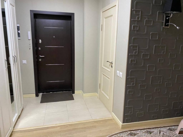 Продаю 3-к квартиру (107 м²) в Бишкеке