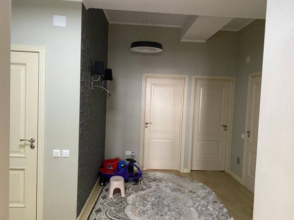 Продаю 3-к квартиру (107 м²) в Бишкеке