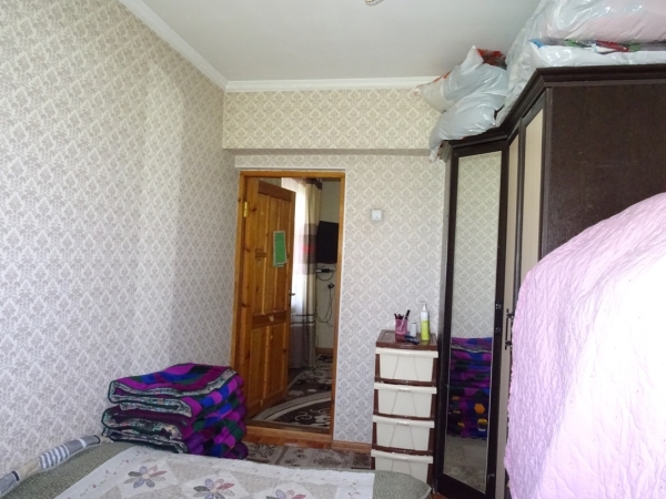 Продаю 3-к квартиру (54 м²) в Бишкеке