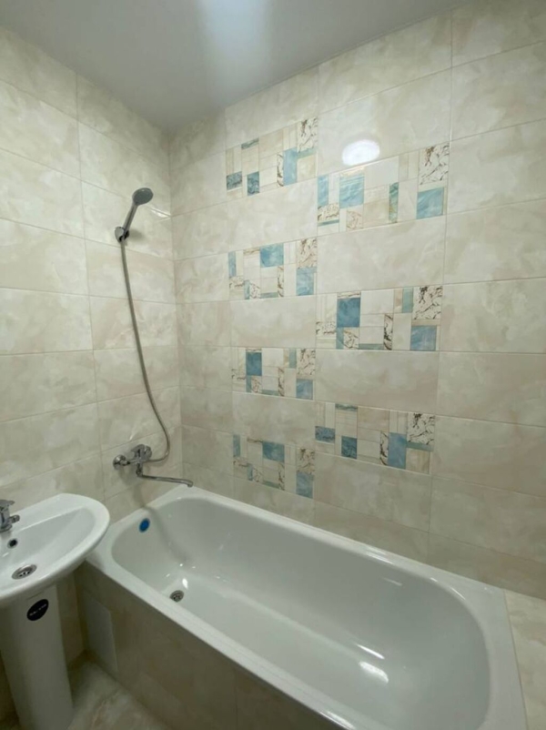 Продаю 1-к квартиру (42 м²) в Бишкеке