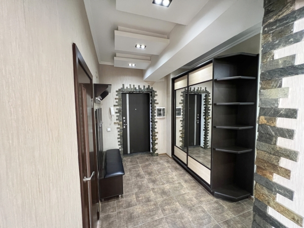 Продаю 3-к квартиру (118 м²) в Бишкеке