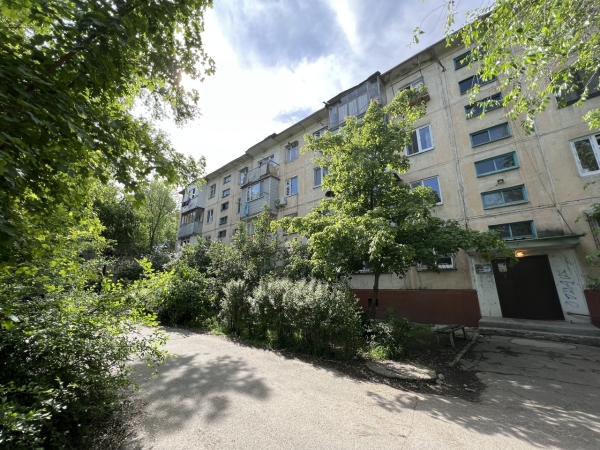 Продаю 3-к квартиру (58 м²) в Бишкеке