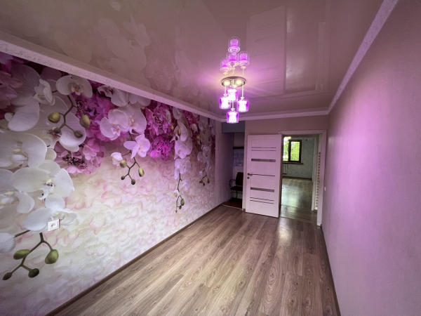Продаю 3-к квартиру (58 м²) в Бишкеке