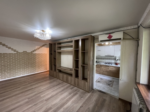 Продаю 3-к квартиру (58 м²) в Бишкеке