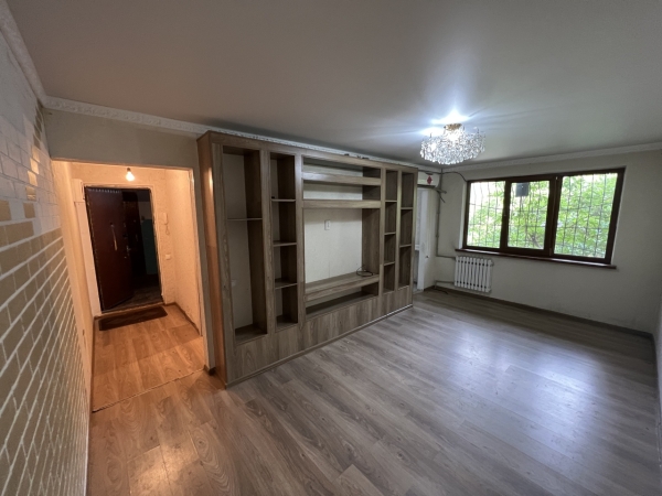 Продаю 3-к квартиру (58 м²) в Бишкеке