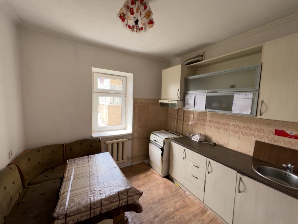 Продаю 3-к квартиру (66 м²) в Бишкеке