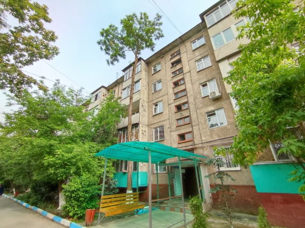 Продаю 2-к квартиру (46 м²) в Бишкеке