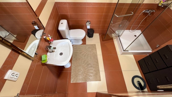 Продаю 4-к квартиру (208 м²) в Бишкеке