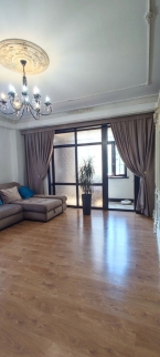Продаю 5-к квартиру (160 м²) в Бишкеке