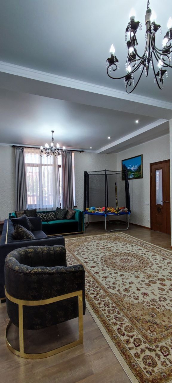 Продаю 6-к дом (226 м²) в Бишкеке