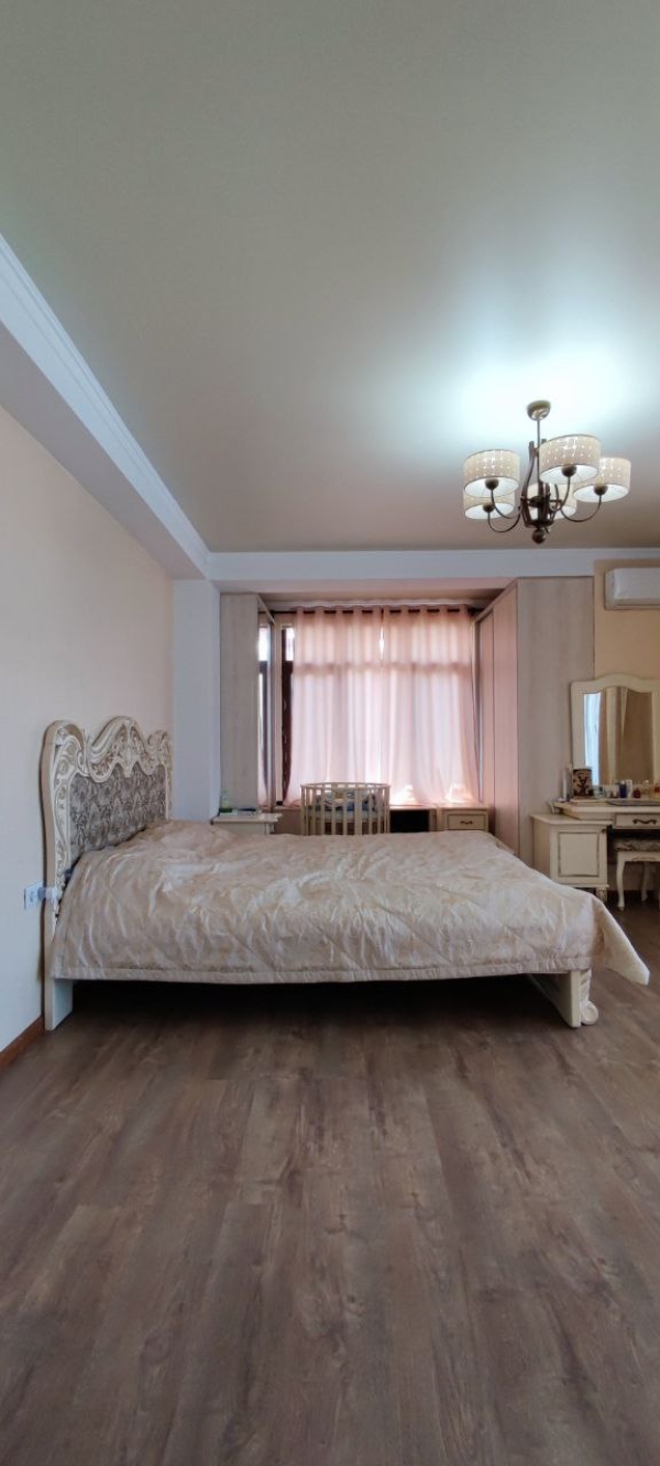 Продаю 6-к дом (226 м²) в Бишкеке