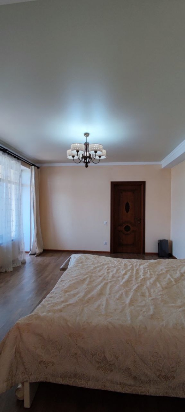 Продаю 6-к дом (226 м²) в Бишкеке